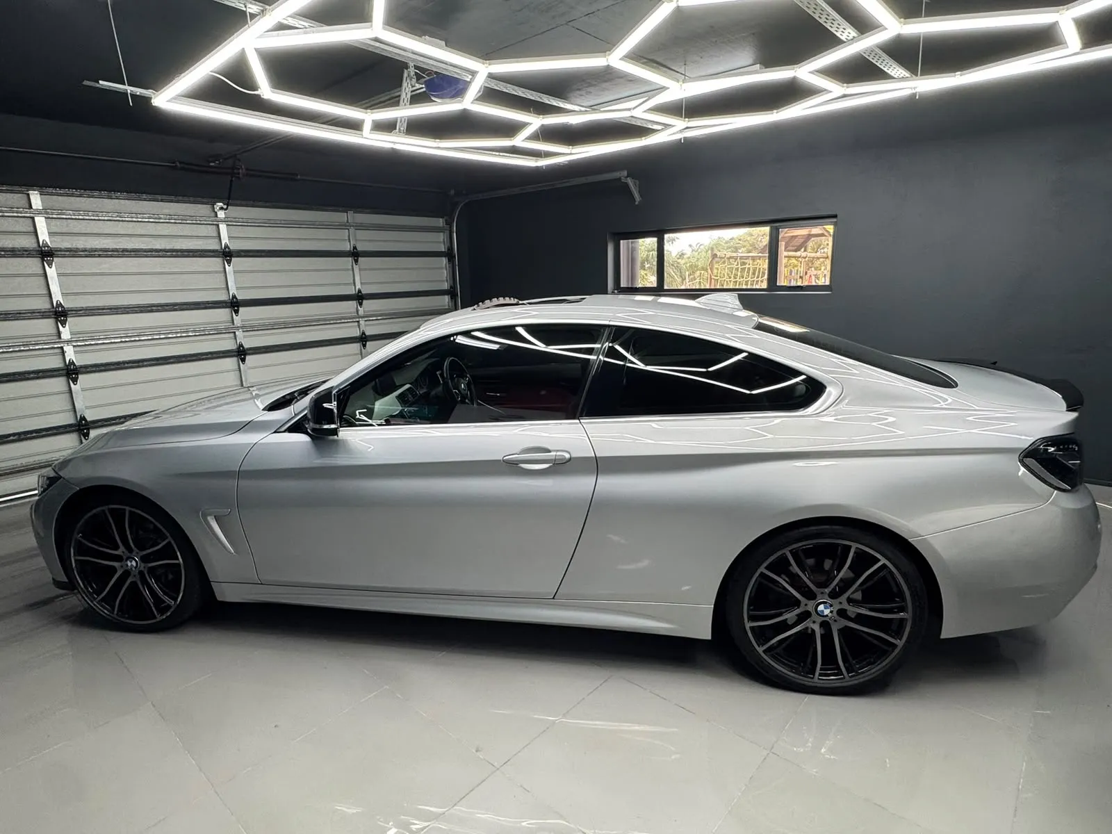 
								2018 BMW 420i M-Sport Coupe full									