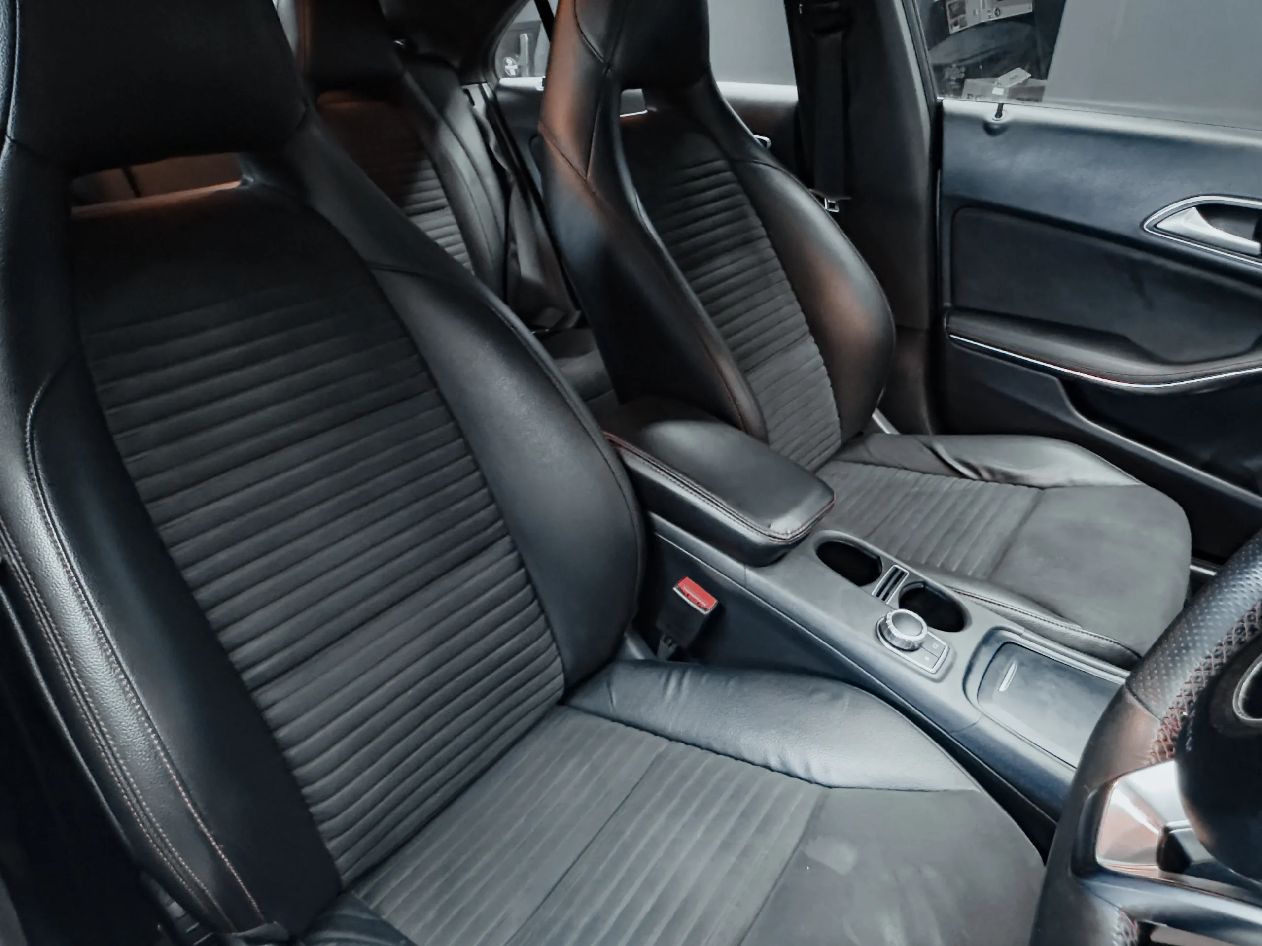 
								2015 Mercedes-Benz CLA200 full									