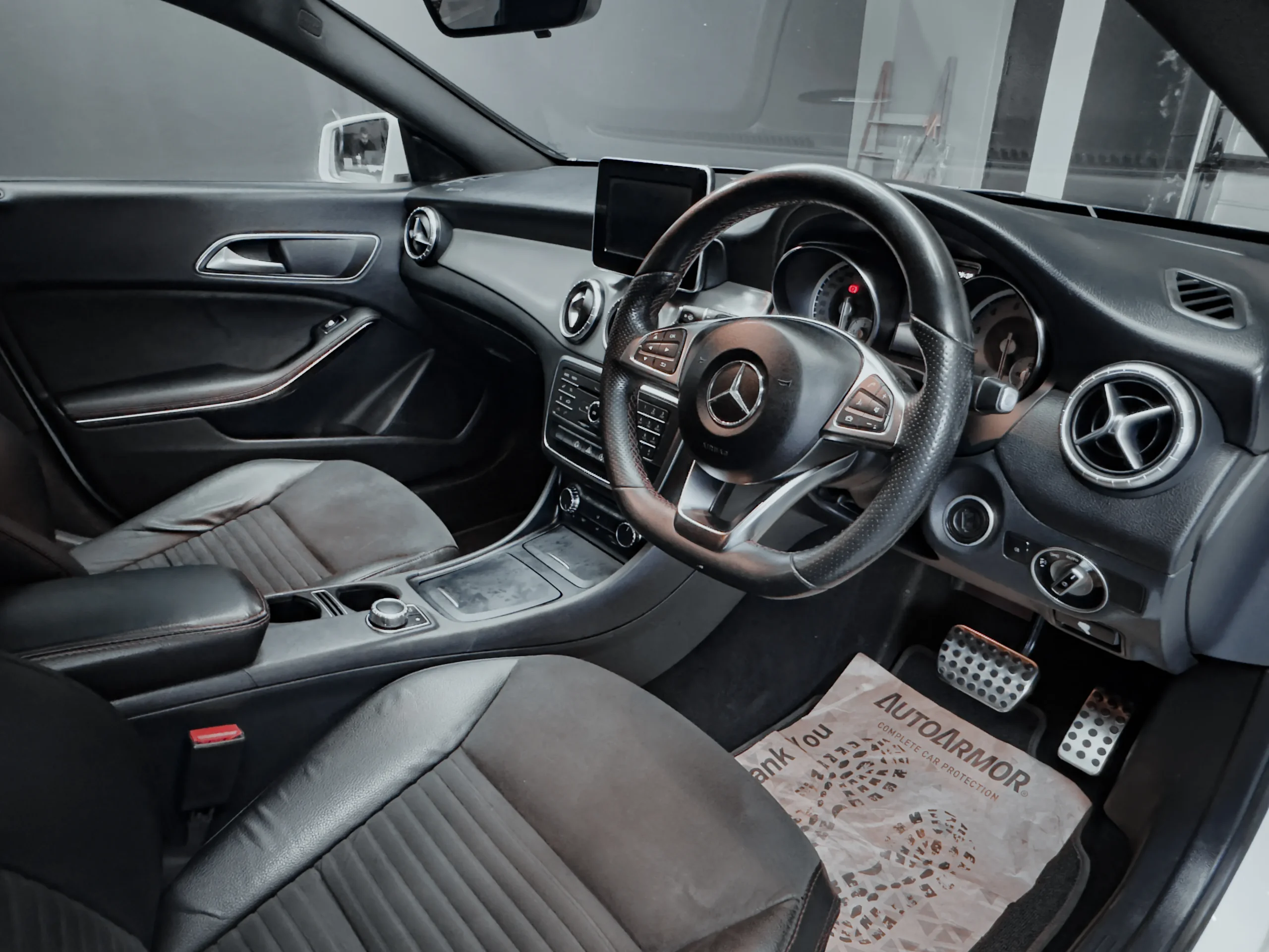 
								2015 Mercedes-Benz CLA200 full									