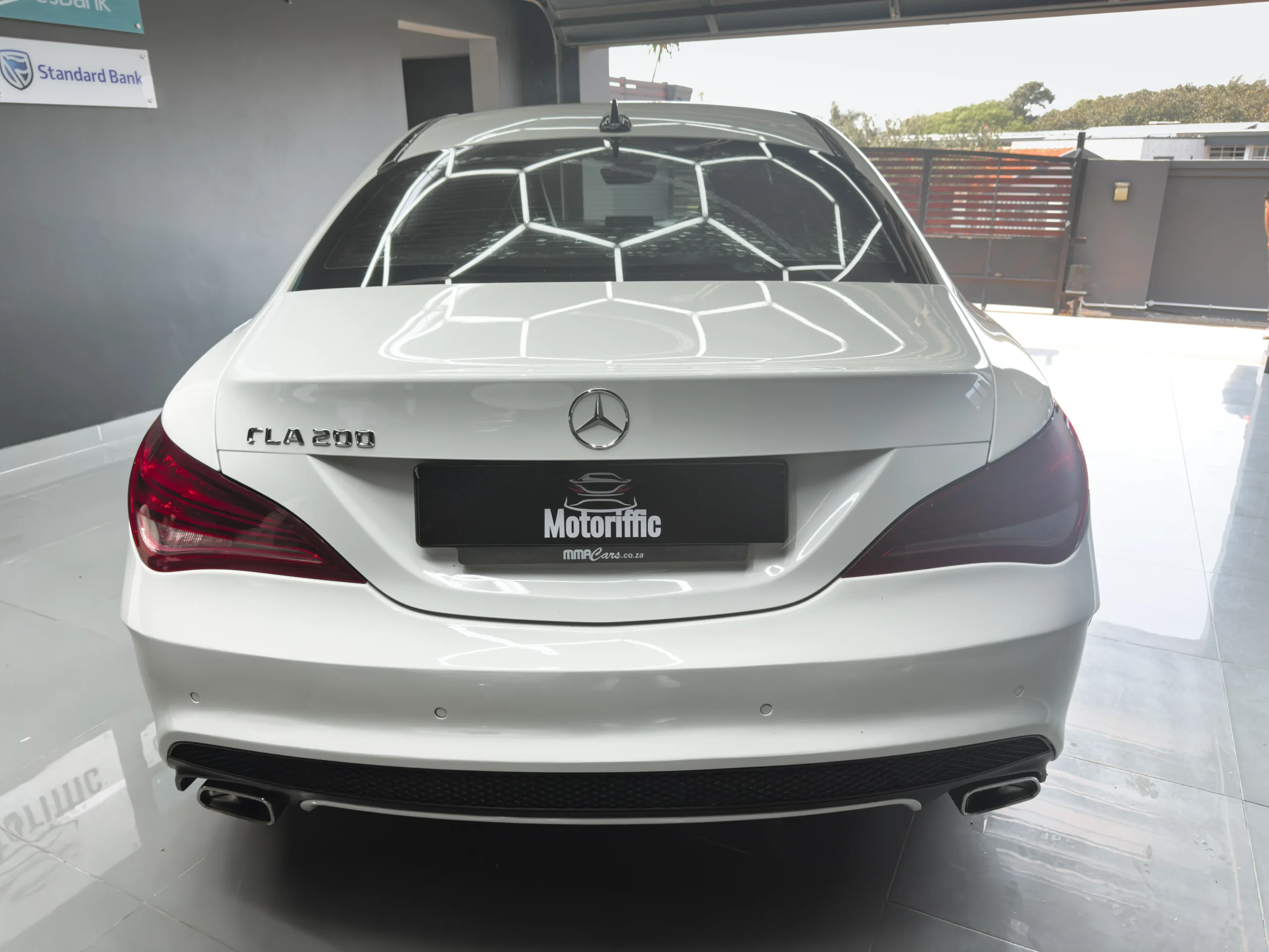 
								2015 Mercedes-Benz CLA200 full									