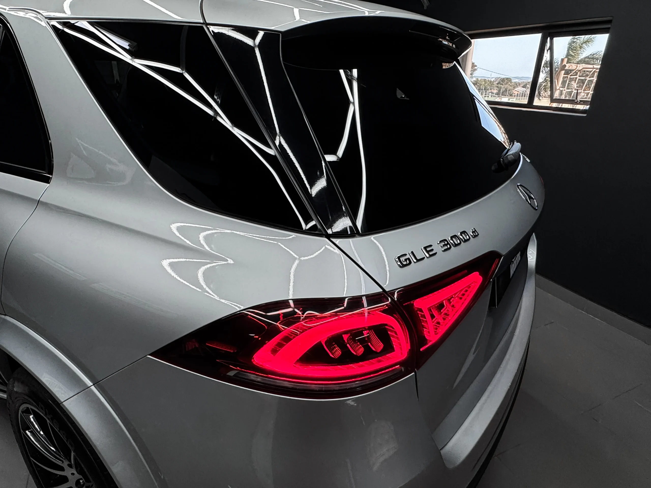 
								2019 Mercedes-Benz GLE 300d 4matic AMG full									