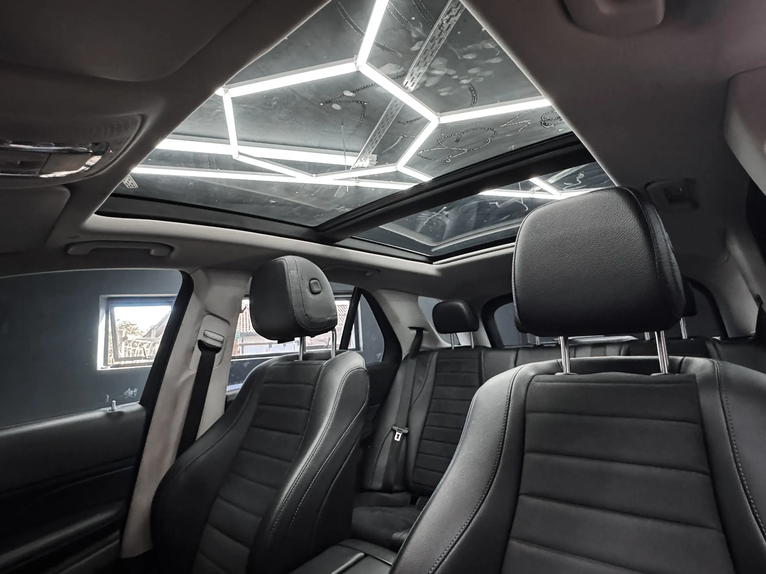 
								2019 Mercedes-Benz GLE 300d 4matic AMG full									
